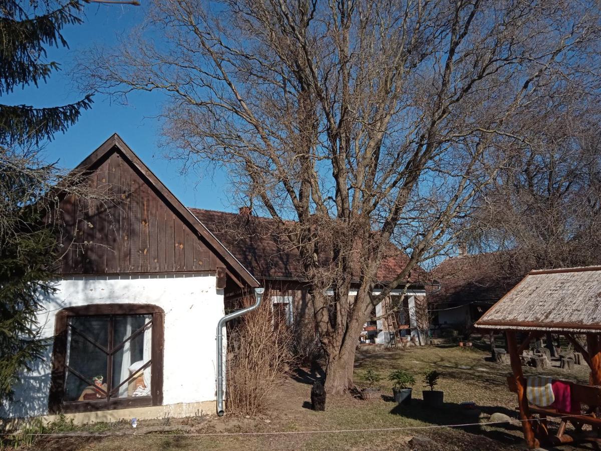 Fecskefeszek Vendeghaz Oriszentpeter Hotel Exterior foto
